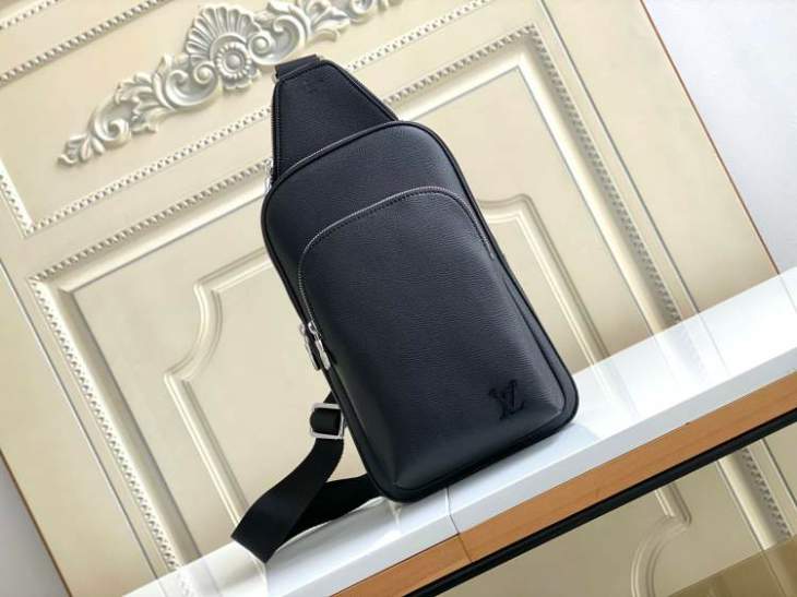 Picture of Louis Vuitton Mens Bags _SKUfw125464842fw
